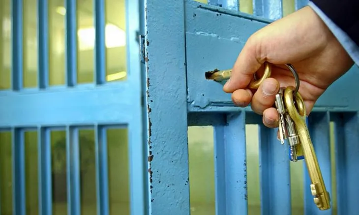 العدل تعلن إطلاق سراح 612 نزيلاً ونزيلة خلال آب الماضي
